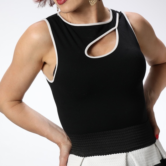 Black and White sleeveless shirt size XS - Picture 2 of 3